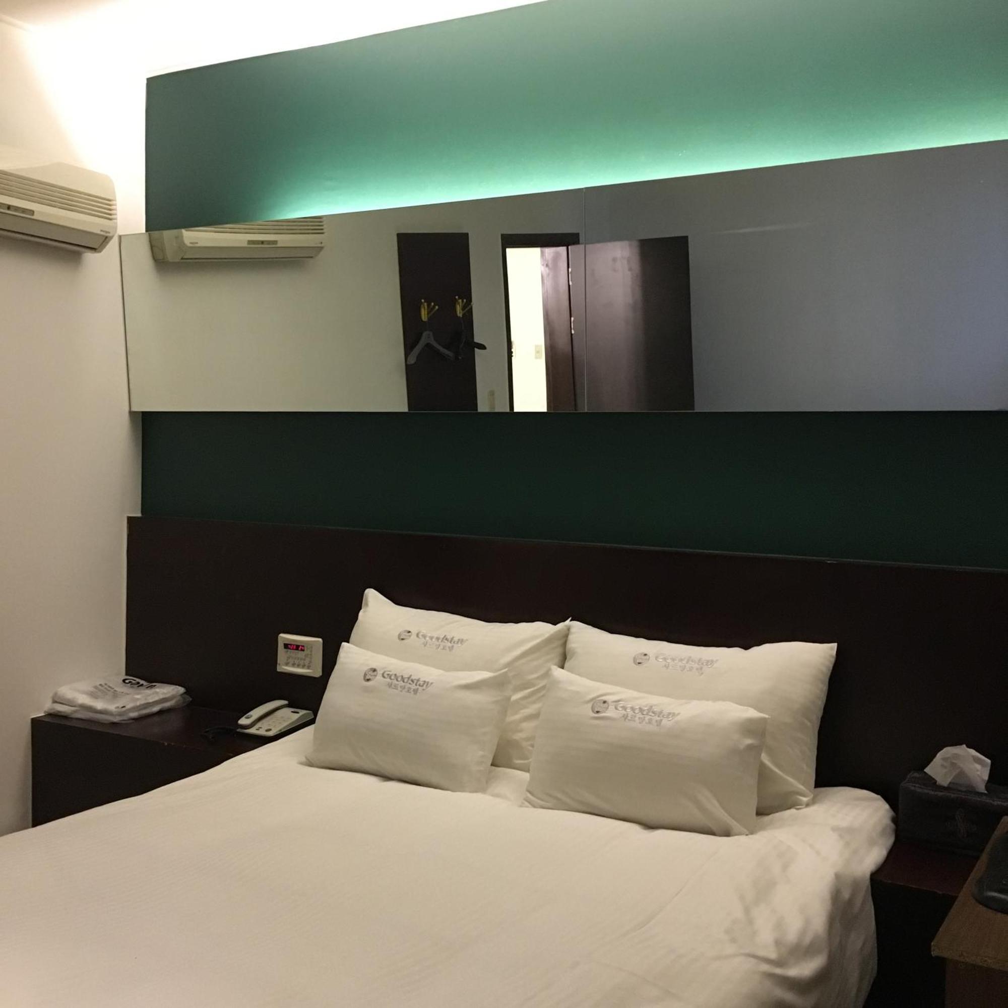 Charmant Hotel Mokpo Room photo
